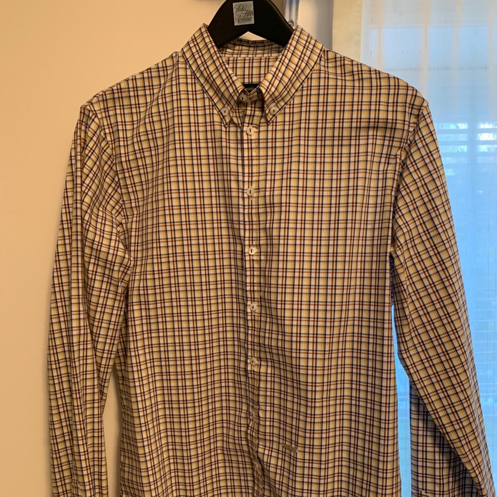Button down long sleeves shirt